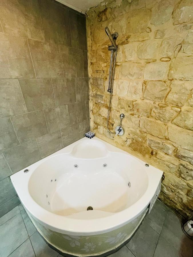 Zimmer In Old City Rosh Pinna Buitenkant foto